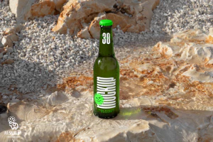 汽水饮料饮品啤酒透明玻璃瓶VI包装效果展示PSD贴图样机设计素材【010】
