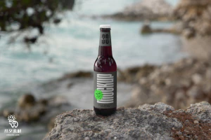 汽水饮料饮品啤酒透明玻璃瓶VI包装效果展示PSD贴图样机设计素材【021】